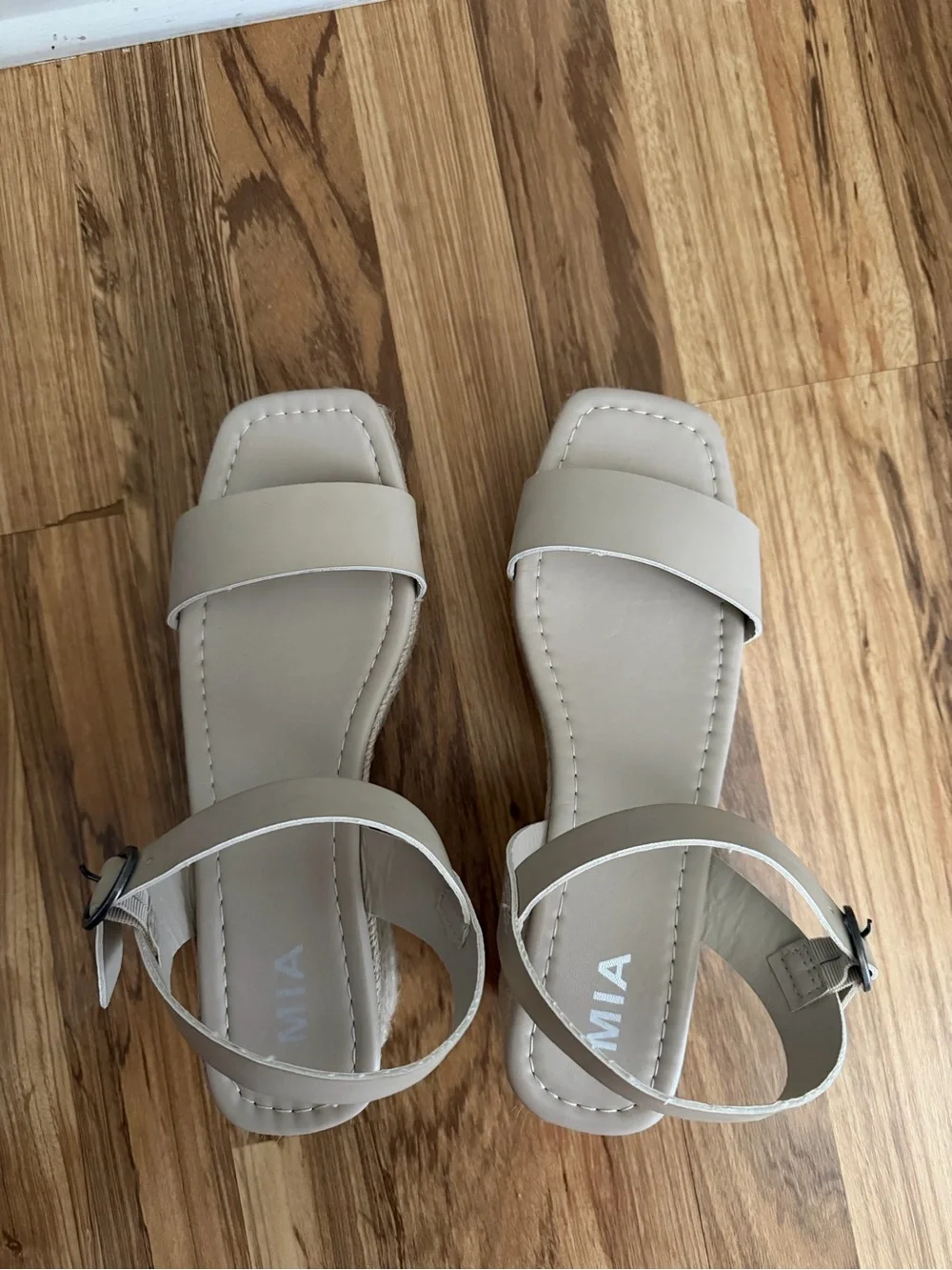 MIA stylish beige
